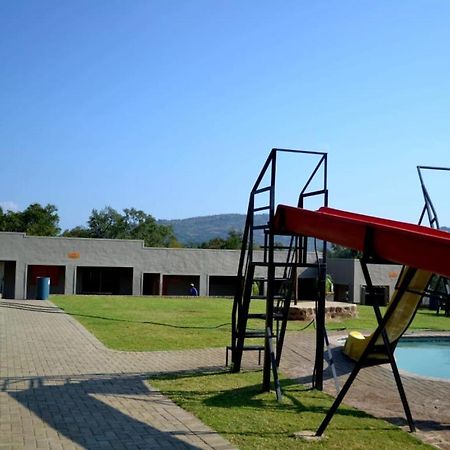 Roossenekal Thandabantu Game Lodge מראה חיצוני תמונה