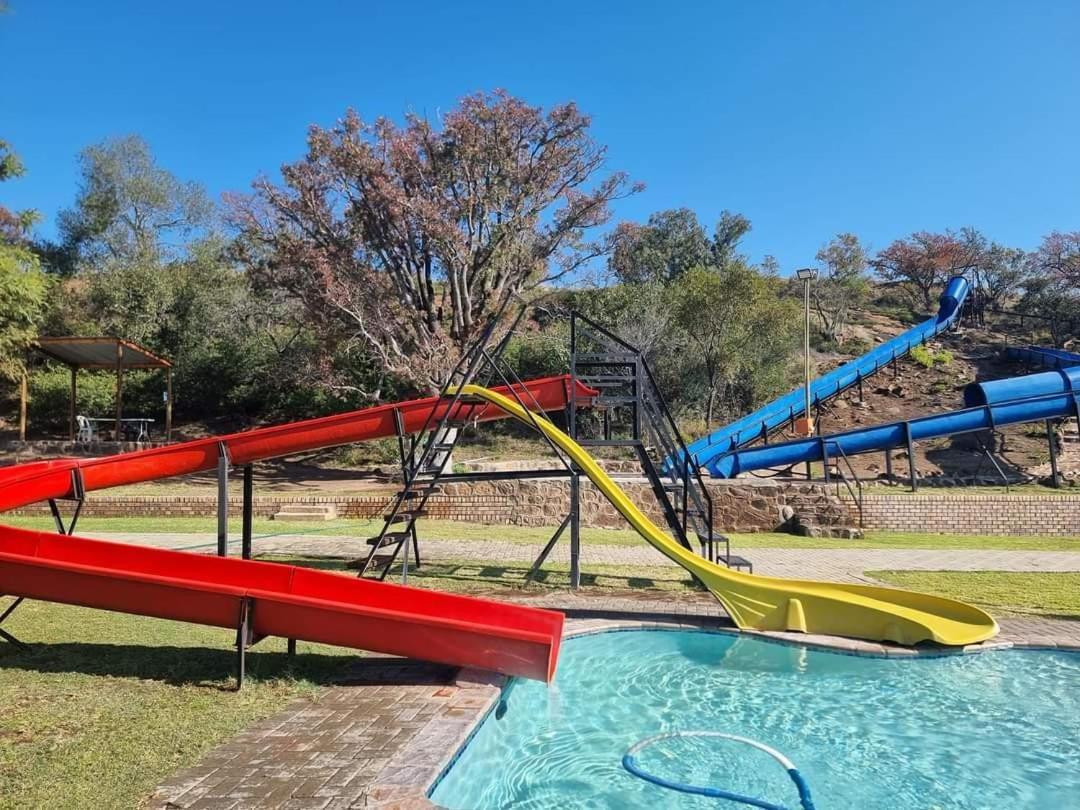 Roossenekal Thandabantu Game Lodge מראה חיצוני תמונה