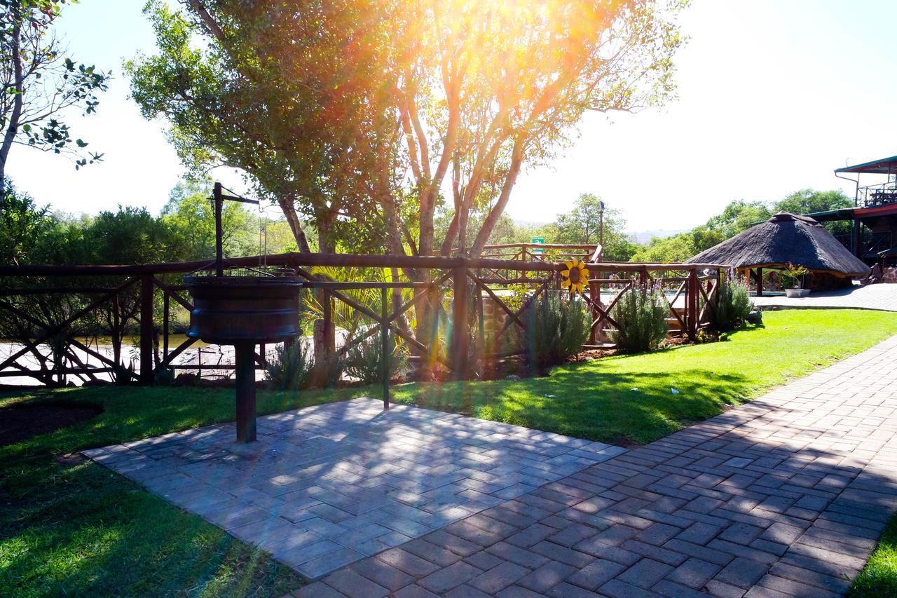 Roossenekal Thandabantu Game Lodge מראה חיצוני תמונה